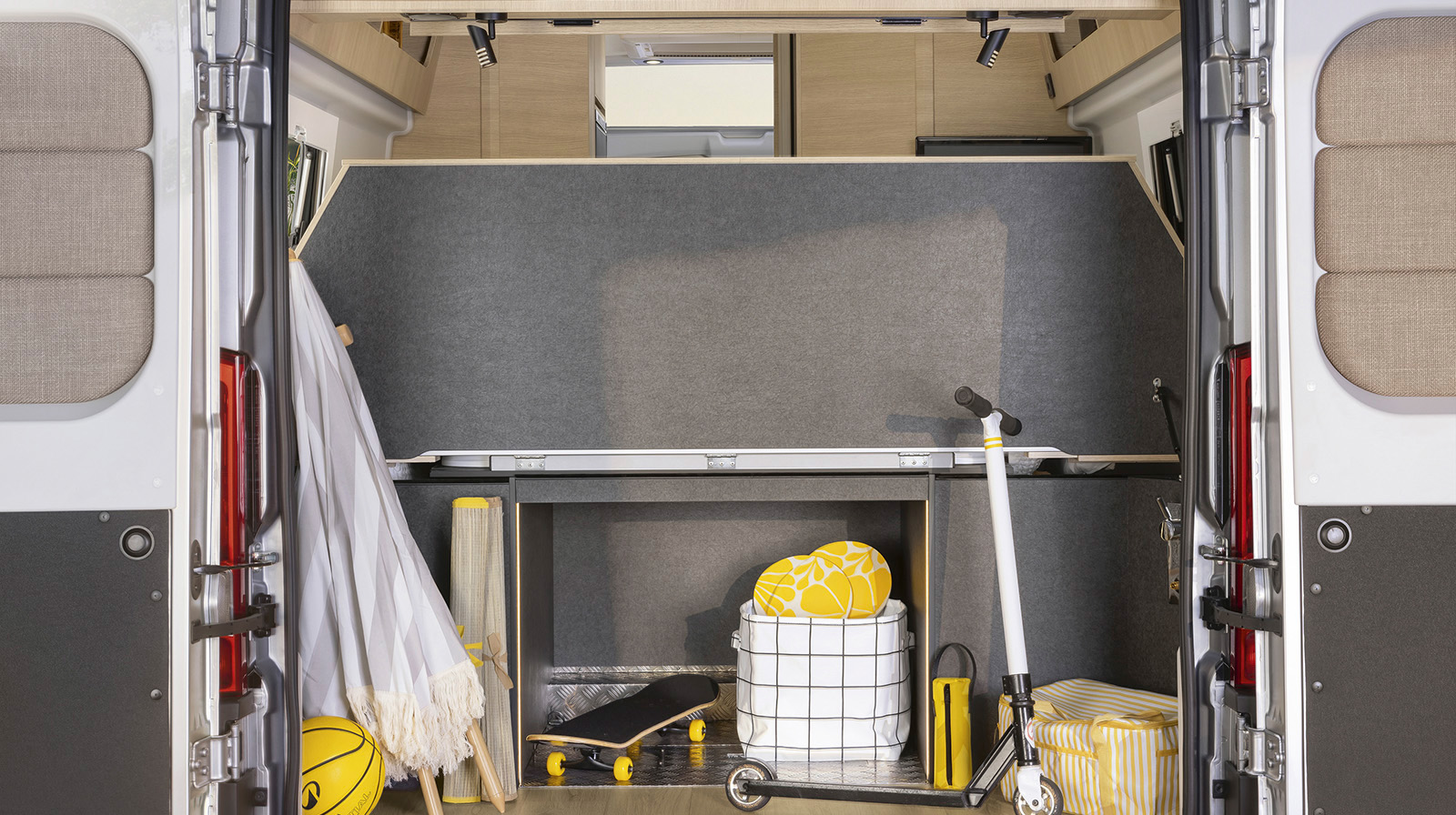 PHOTOS INTÉRIEURES RAPIDO Camping-car V64