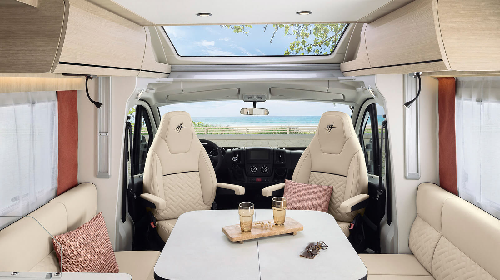Interior photos RAPIDO Camper 686F