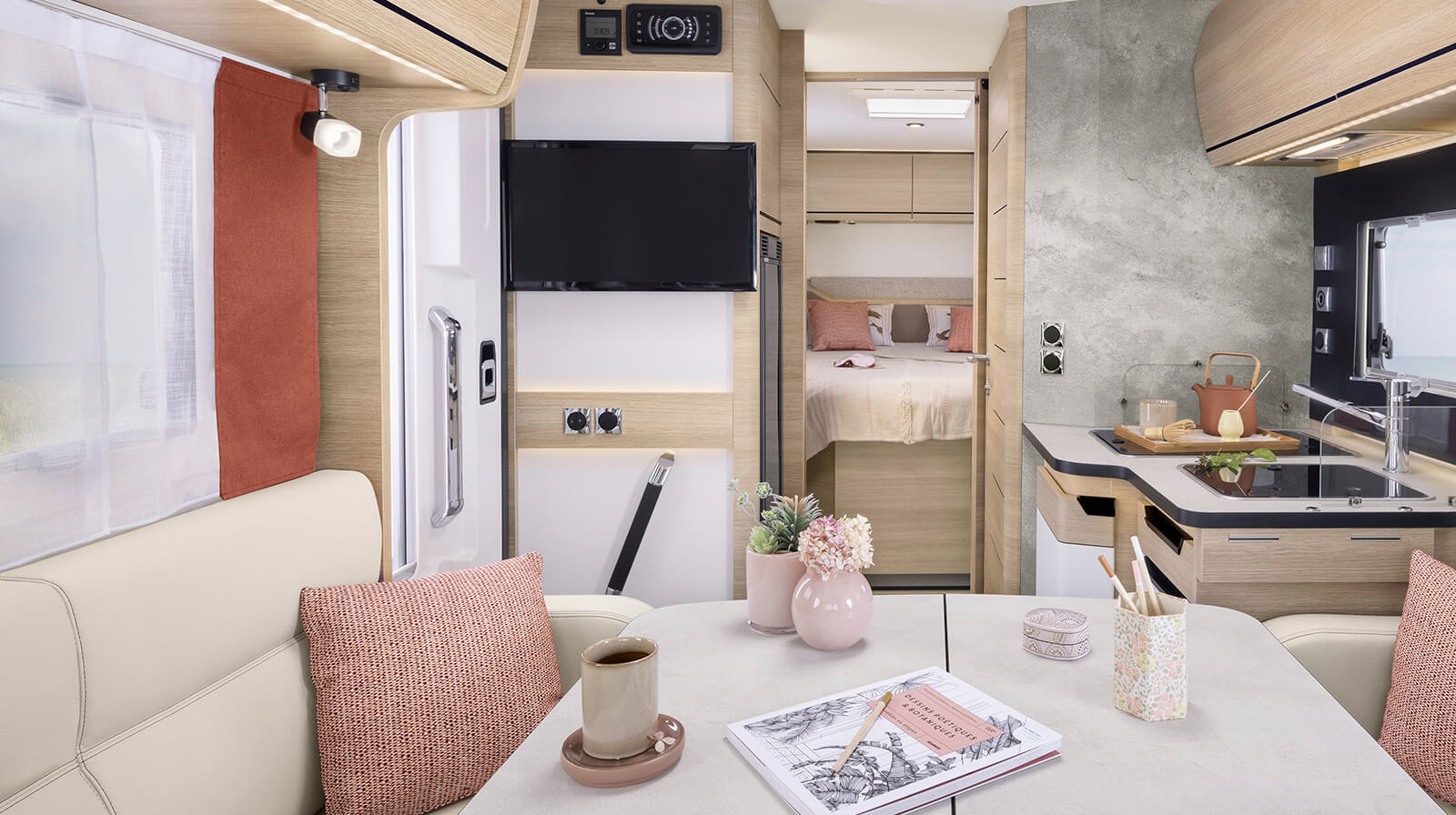 Interior photos RAPIDO Camper C86i