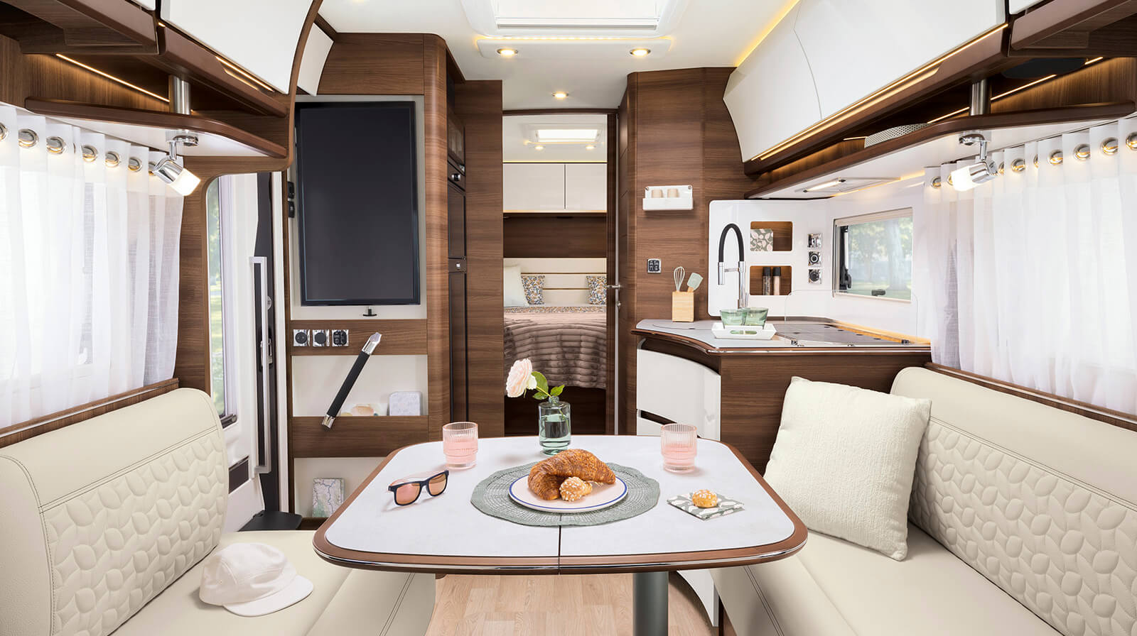 Interior photos RAPIDO Camper i96M