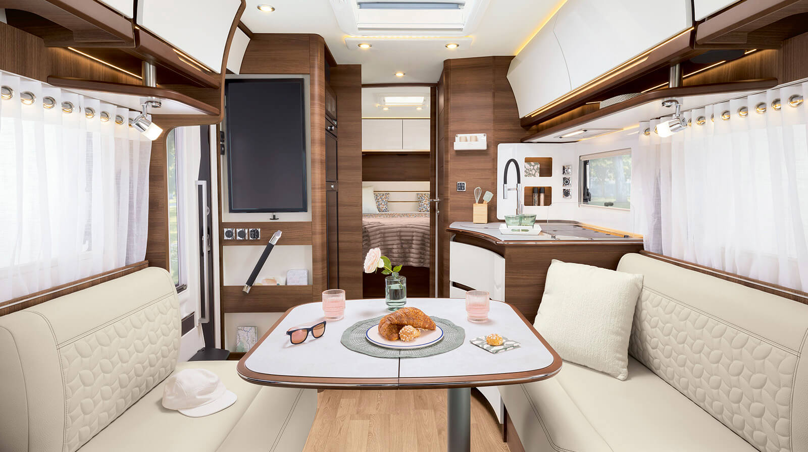 Interior photos RAPIDO Camper i96M ALDE