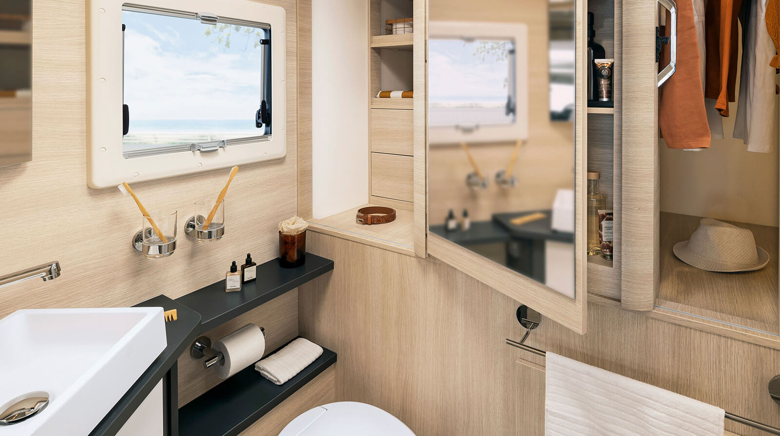 Interior photos RAPIDO Camper 606F