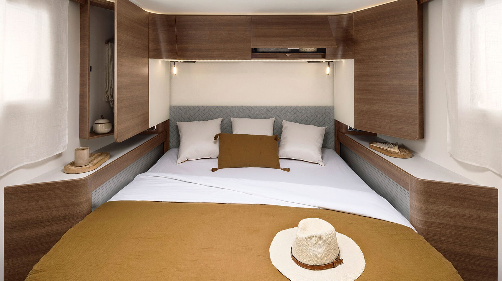 Interior photos RAPIDO Camper 896F