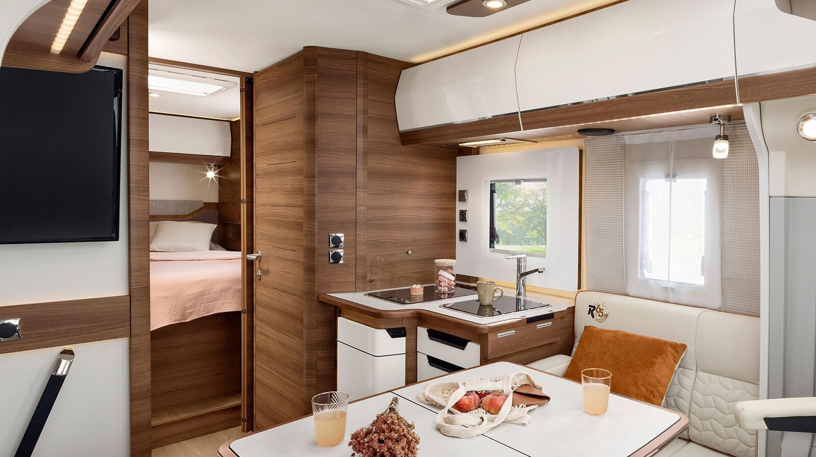 Interior photos RAPIDO Camper C86
