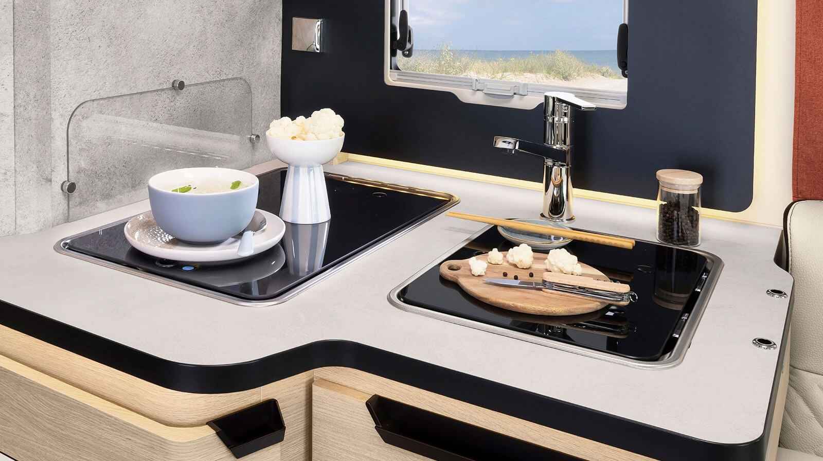 Interior photos RAPIDO Camper C86i