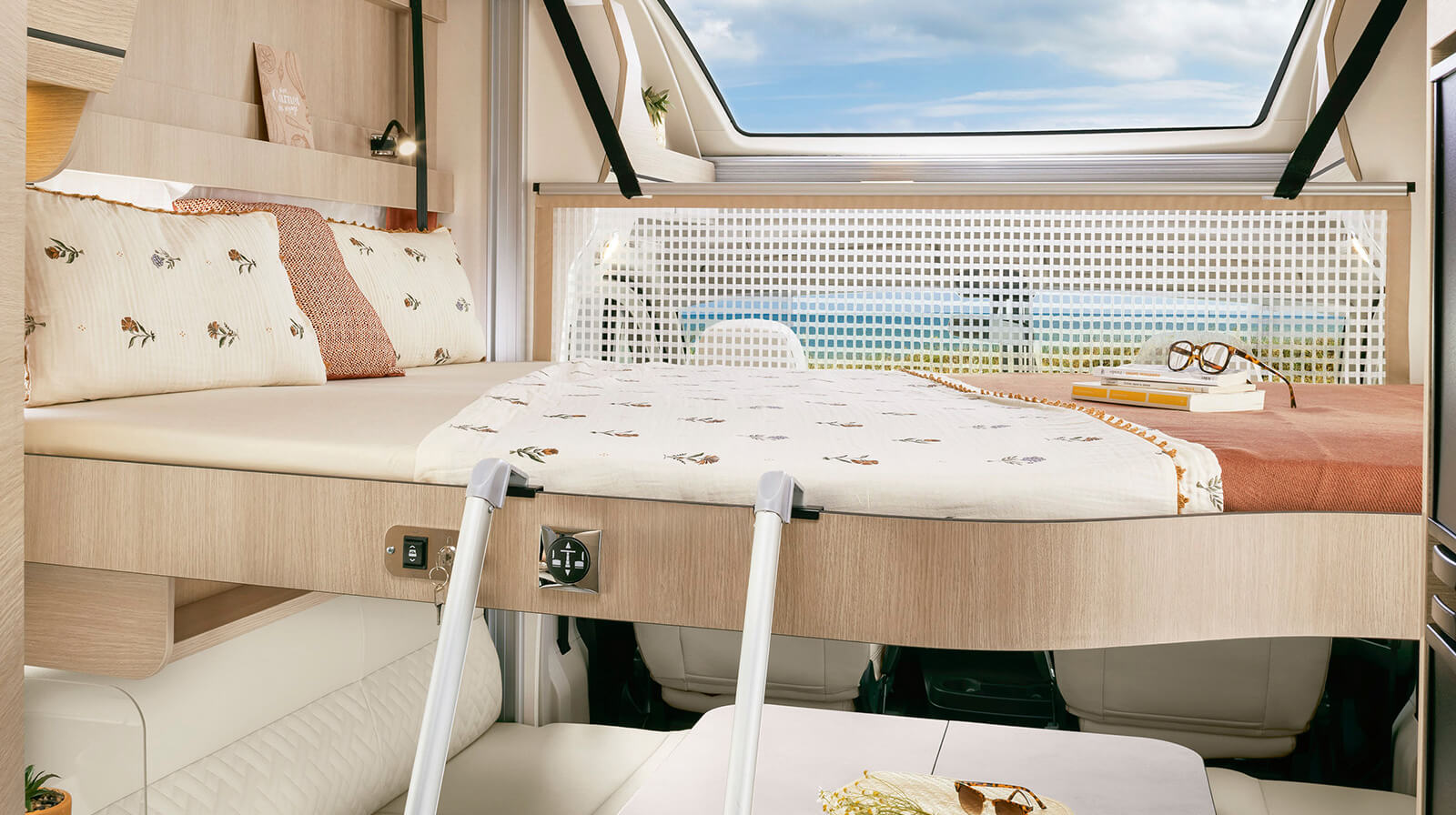 PHOTOS INTÉRIEURES RAPIDO Camping-car 606F