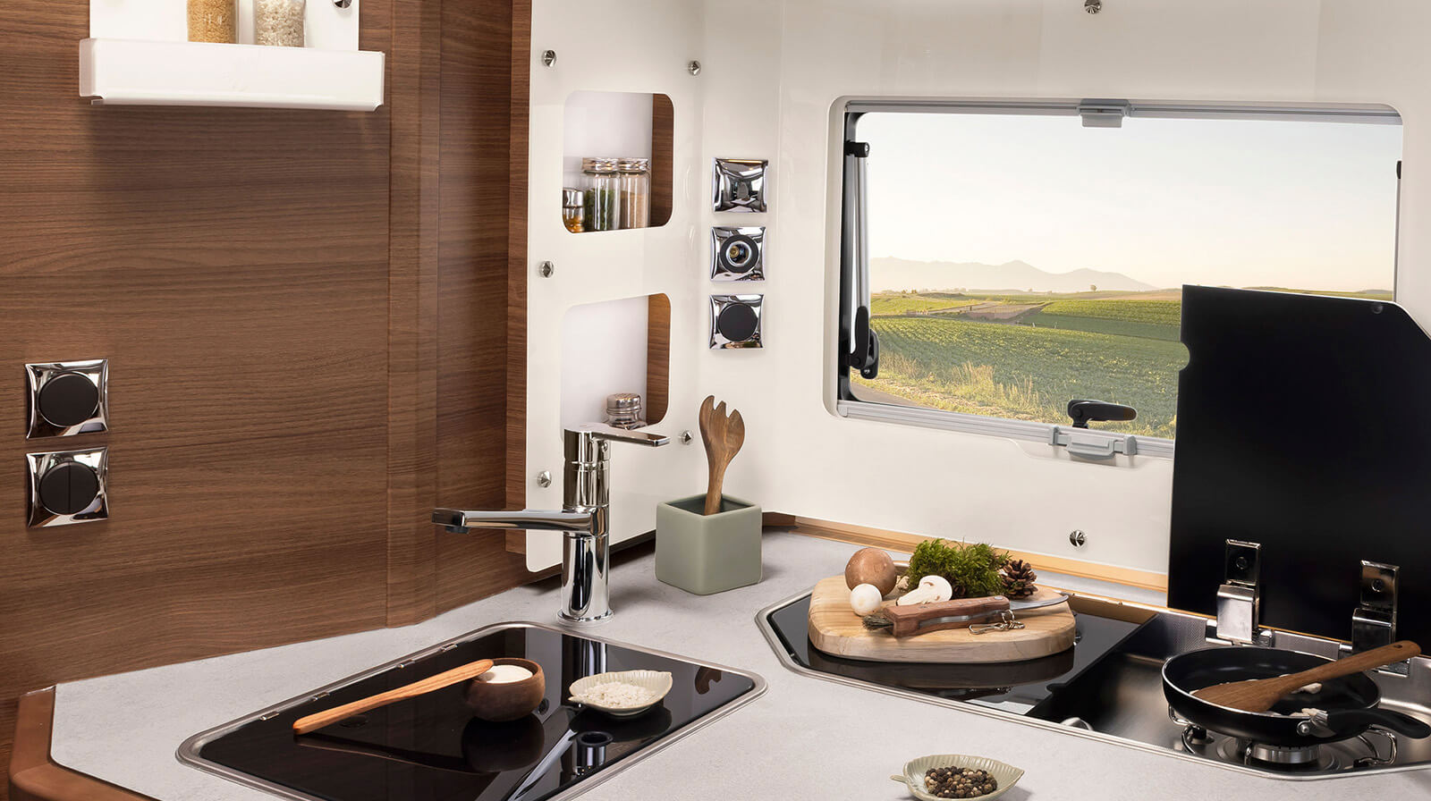 PHOTOS INTÉRIEURES RAPIDO Camping-car 696F