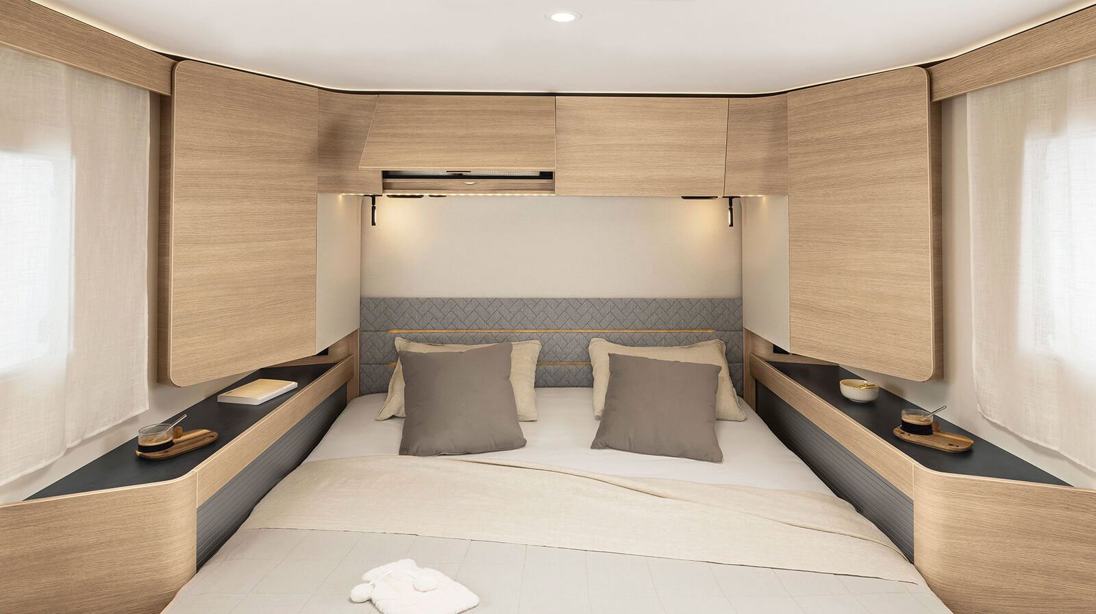 PHOTOS INTÉRIEURES RAPIDO Camping-car 8096dF