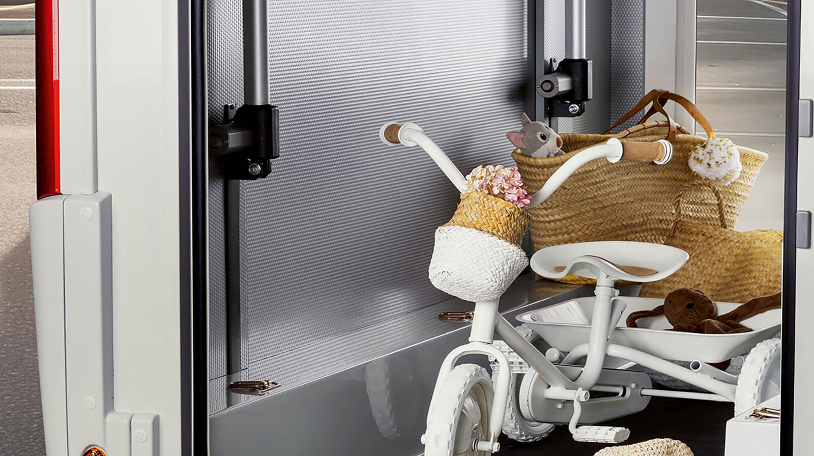 PHOTOS INTÉRIEURES RAPIDO Camping-car C86i