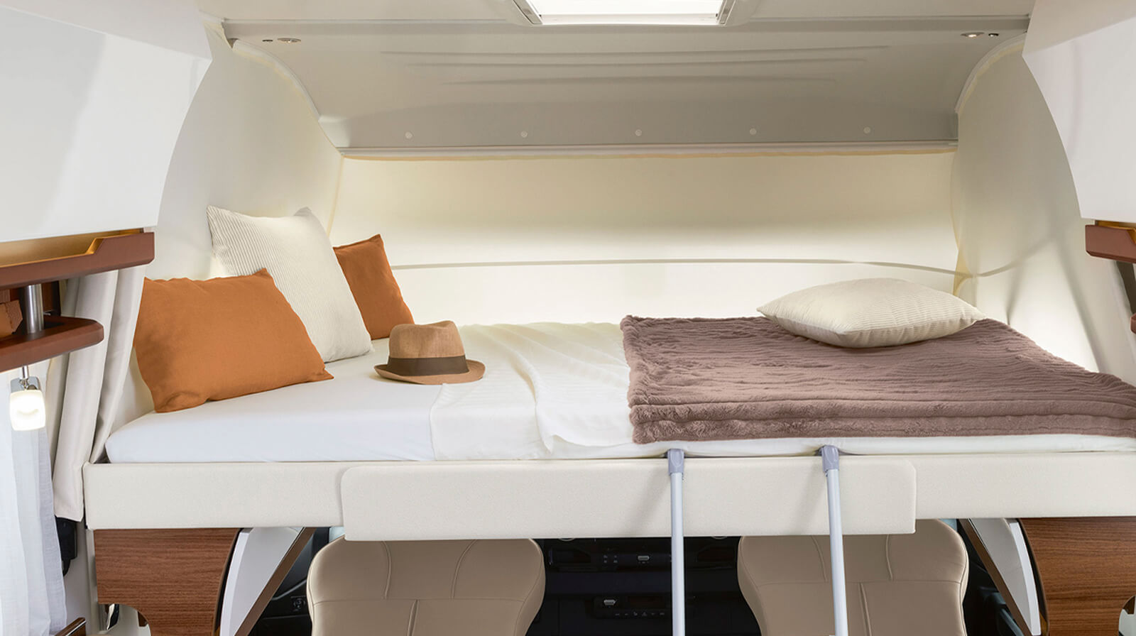 PHOTOS INTÉRIEURES RAPIDO Camping-car i166M