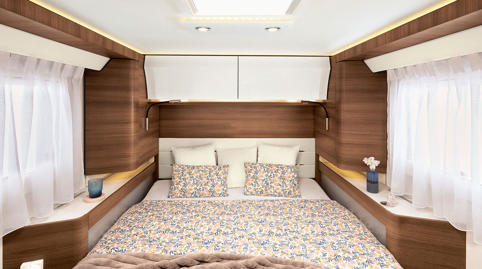 PHOTOS INTÉRIEURES RAPIDO Camping-car i96M TRUMA